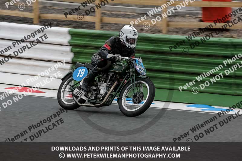 Vintage motorcycle club;eventdigitalimages;mallory park;mallory park trackday photographs;no limits trackdays;peter wileman photography;trackday digital images;trackday photos;vmcc festival 1000 bikes photographs
